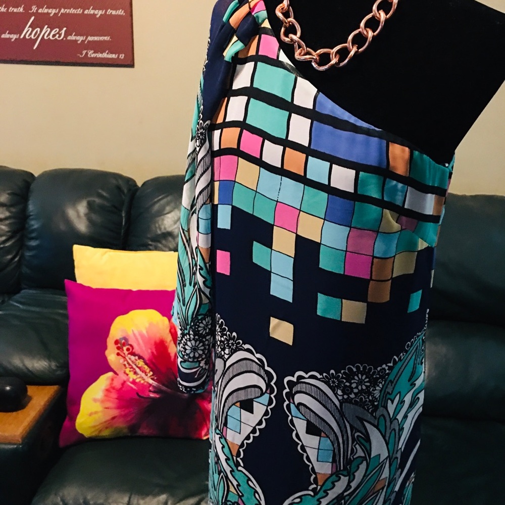 Hello Miss Dress - Picture 3 of 5